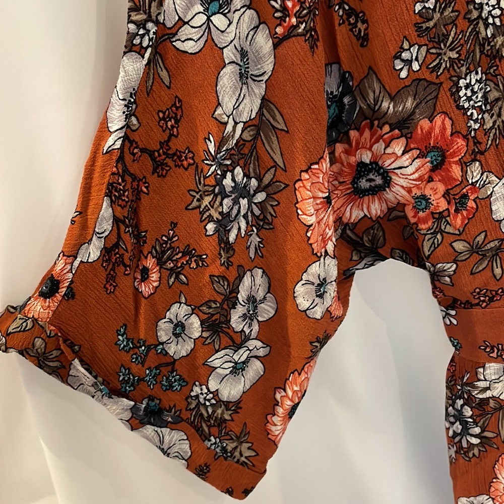 La charme u floral wrap dress - Picture 4 of 8